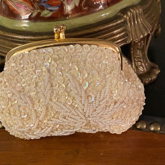 Handmade Ivory Beaded Sequins Aurora Borealis Evening Bag with Change Purse Set - Picture 5 of 13